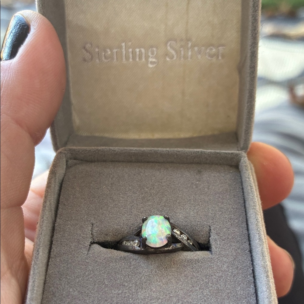Avon Sterling Silver Opal Ring - Picture 5 of 9